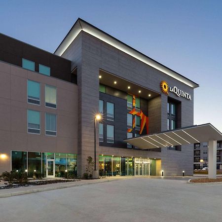 La Quinta Inn & Suites By Wyndham San Antonio At The Rim Exterior foto